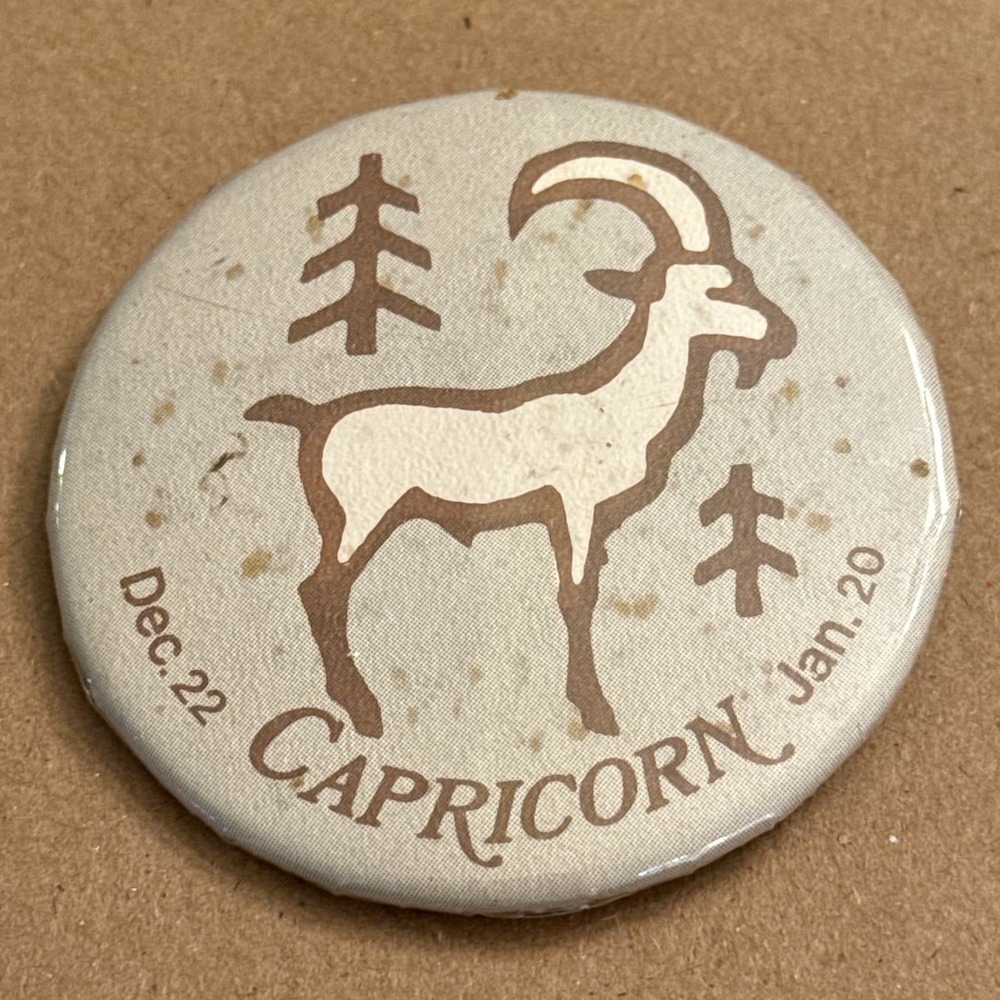Capricorn Zodiac Sign Dec/Jan Vintage Pinback Button Pin Round Circle